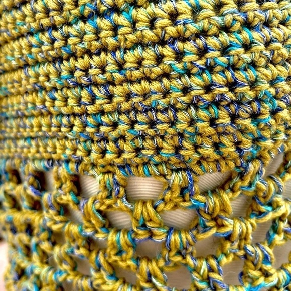 CROCHETED GREEN FESTIVAL OR SWIM TOP - Picture 5 of 7